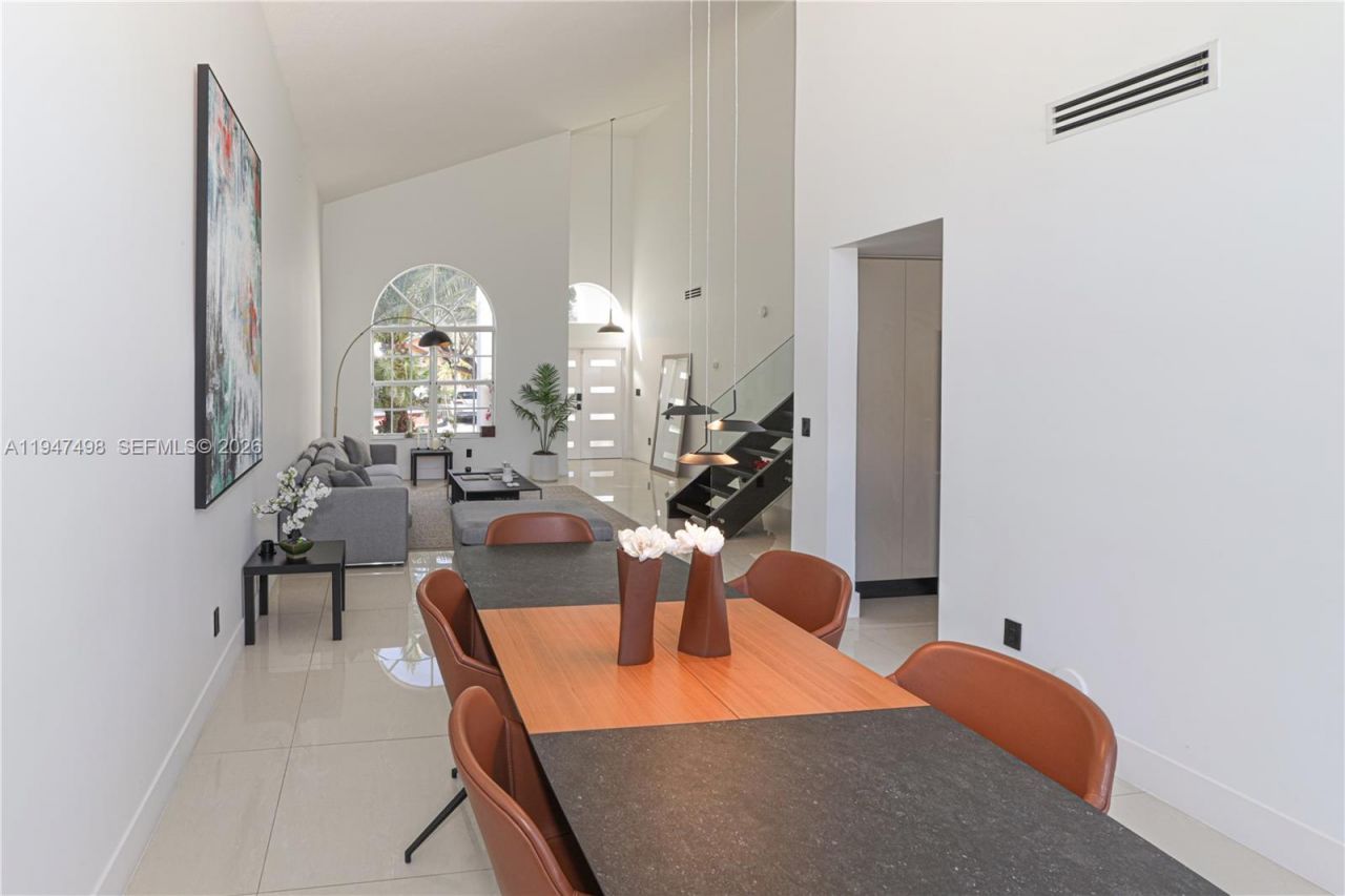 5901 NW 110th Ct, Doral, FL 33178 Photo