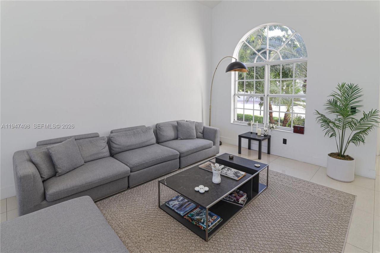 5901 NW 110th Ct, Doral, FL 33178 Photo