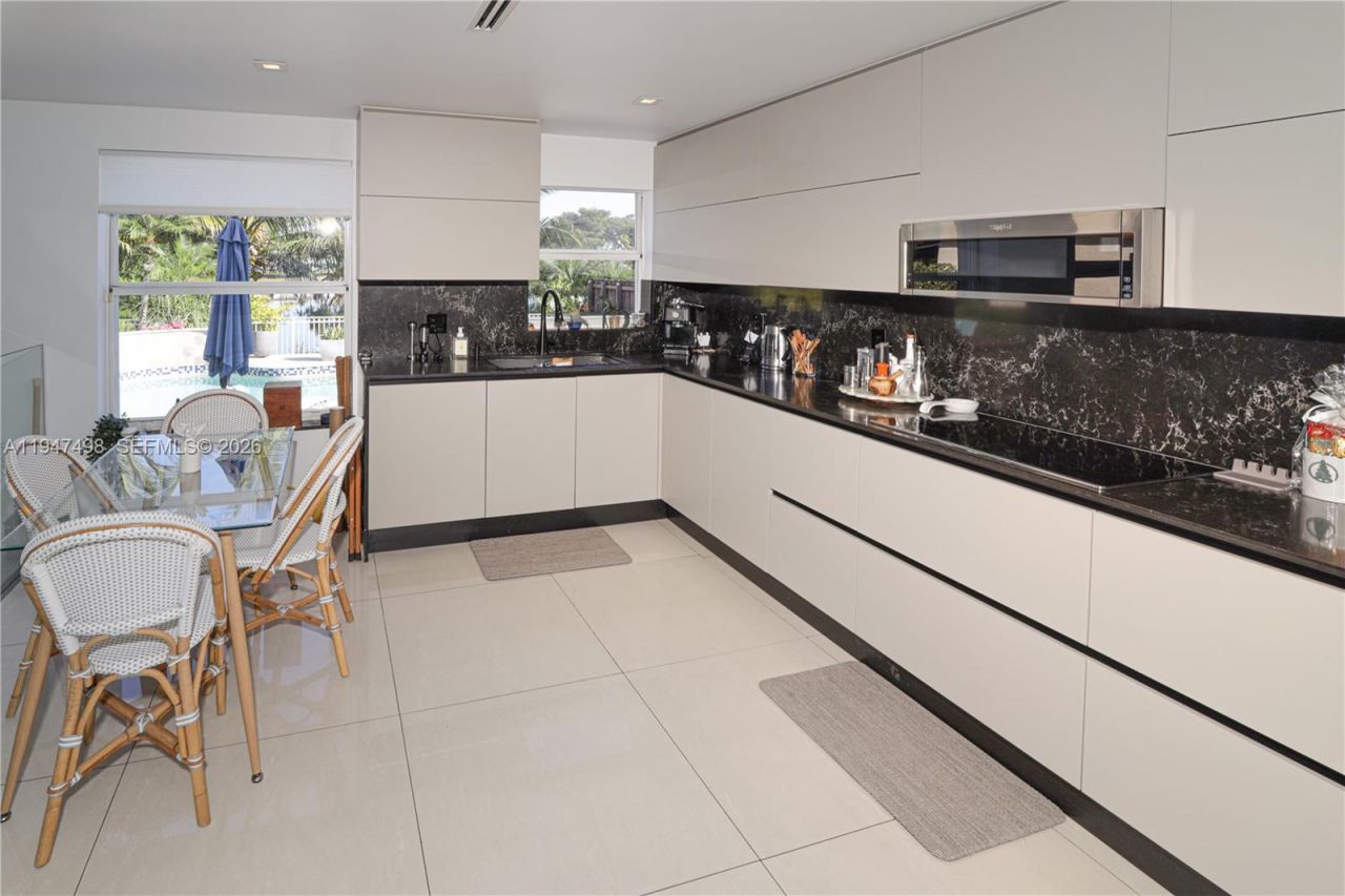 5901 NW 110th Ct, Doral, FL 33178 Photo