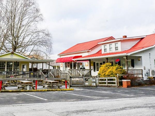 409 Fritz Street Street, Damascus, VA 24236