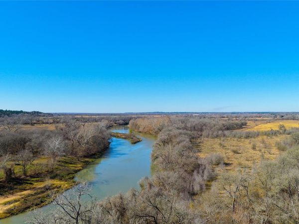 531 Highway 71 W, Smithville, TX 78957
