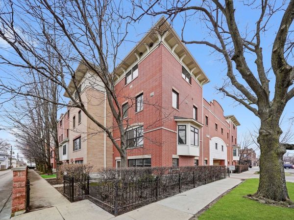 1192 CLARENCE Avenue, Unit 1, Oak Park, IL 60304