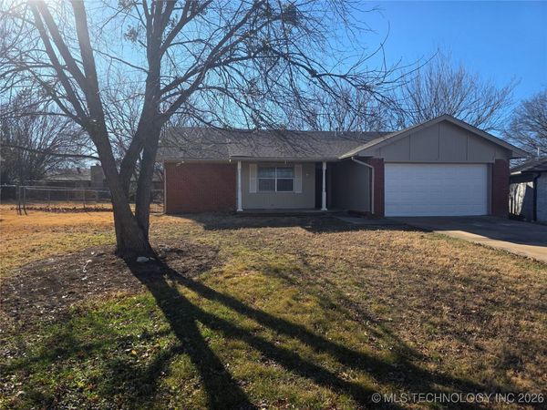 345 W Waco Place, Broken Arrow, OK 74011