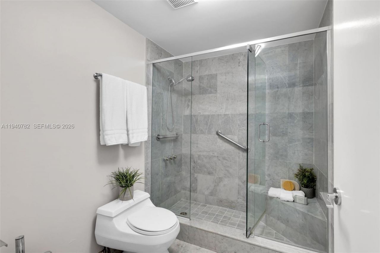 50 Ocean Lane Dr, Unit 108, Key Biscayne, FL 33149 Photo