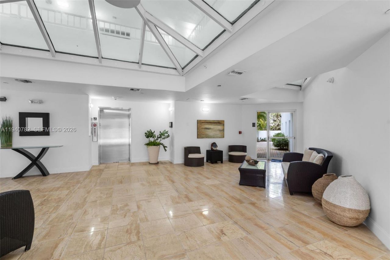 50 Ocean Lane Dr, Unit 108, Key Biscayne, FL 33149 Photo