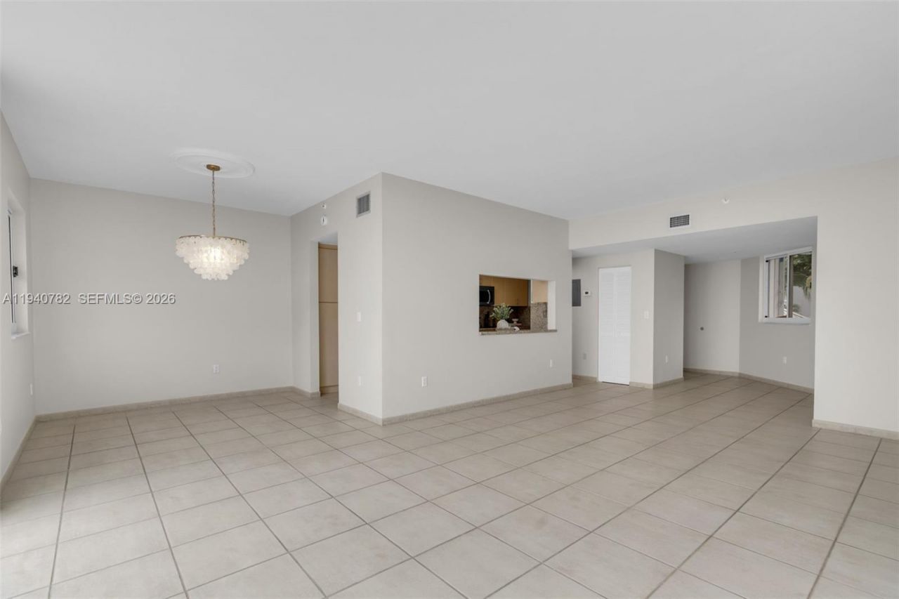 50 Ocean Lane Dr, Unit 108, Key Biscayne, FL 33149 Photo