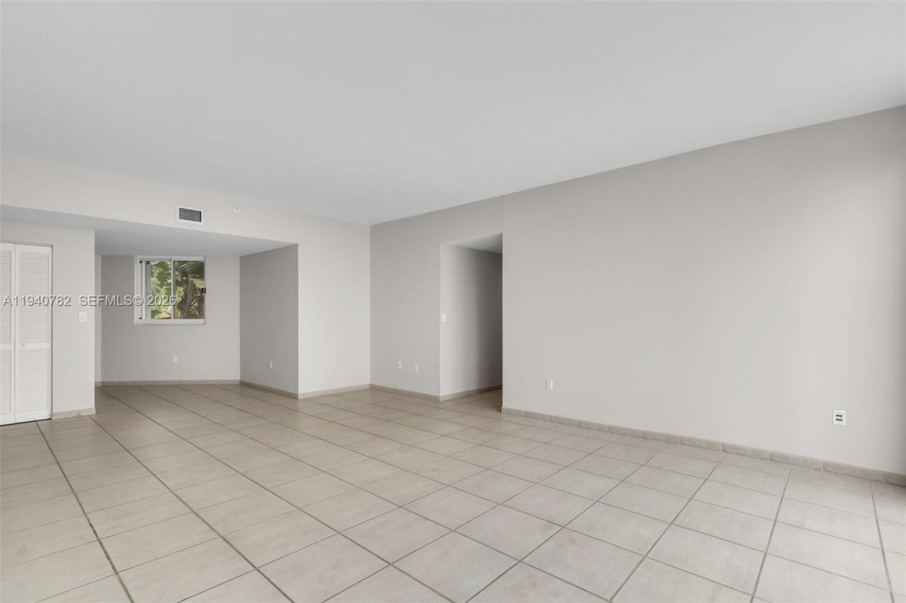 50 Ocean Lane Dr, Unit 108, Key Biscayne, FL 33149 Photo