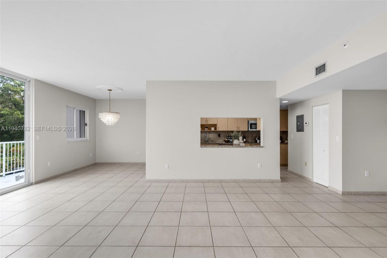 50 Ocean Lane Dr, Unit 108, Key Biscayne, FL 33149 Photo