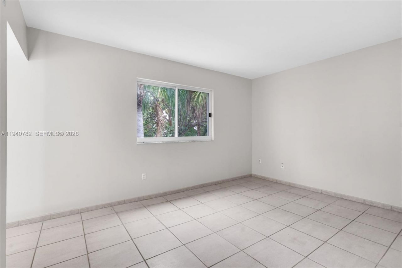 50 Ocean Lane Dr, Unit 108, Key Biscayne, FL 33149 Photo