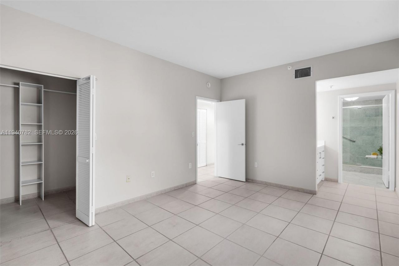 50 Ocean Lane Dr, Unit 108, Key Biscayne, FL 33149 Photo