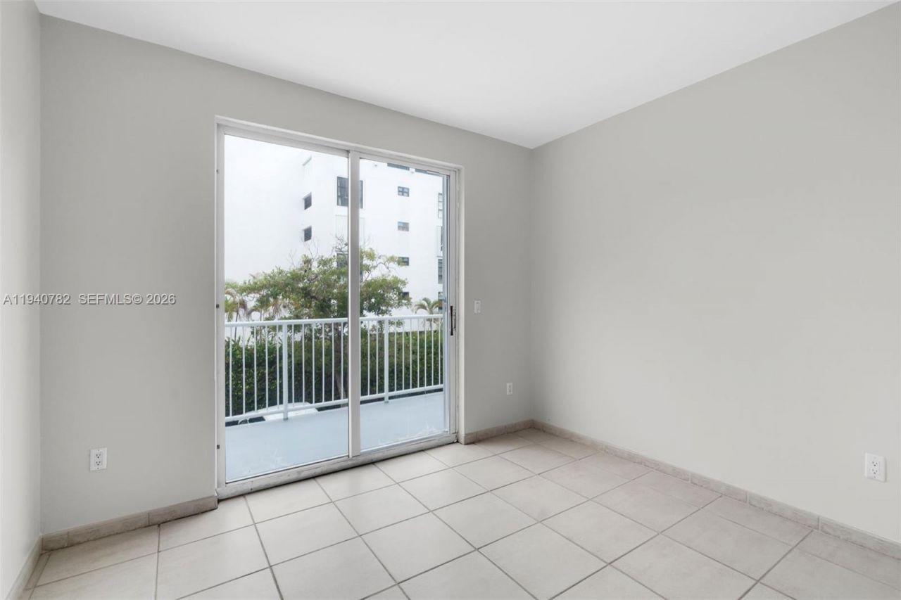 50 Ocean Lane Dr, Unit 108, Key Biscayne, FL 33149 Photo