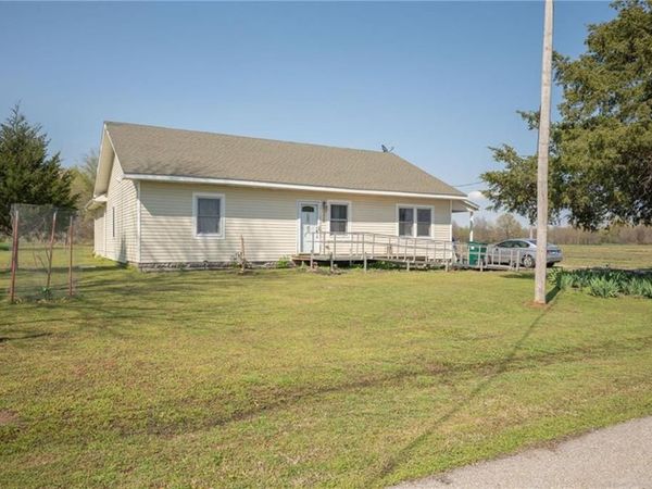 1619 E Maple Street, Columbus, KS 66725