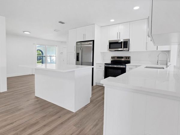 7841 NW 46th Street, Lauderhill, FL 33351