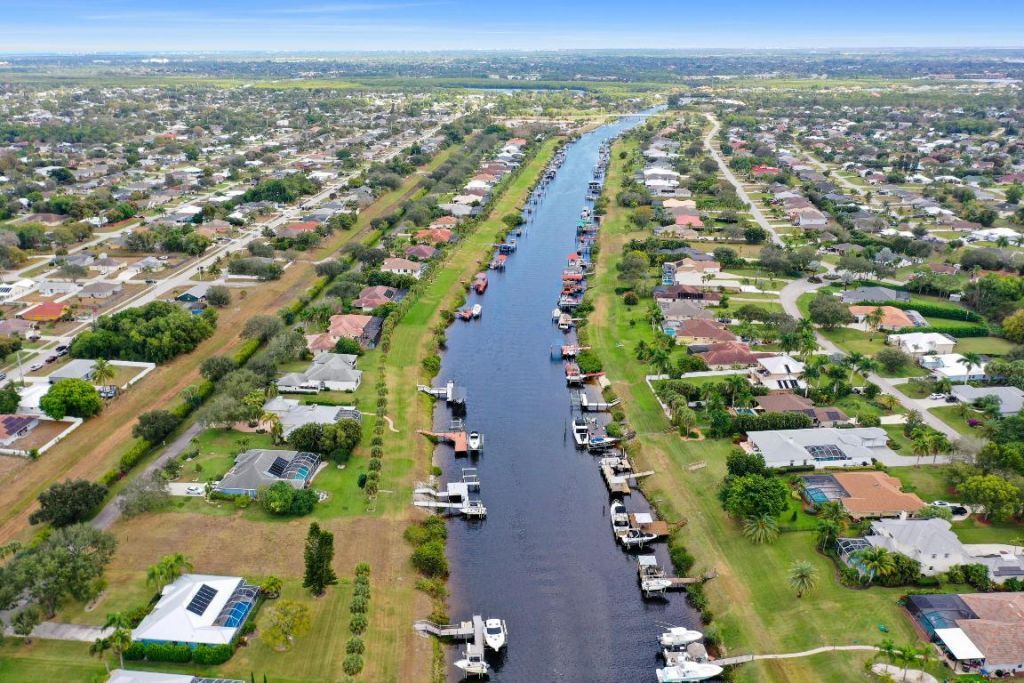 2606 SW River Shore Drive, Port Saint Lucie, FL 34984 Photo