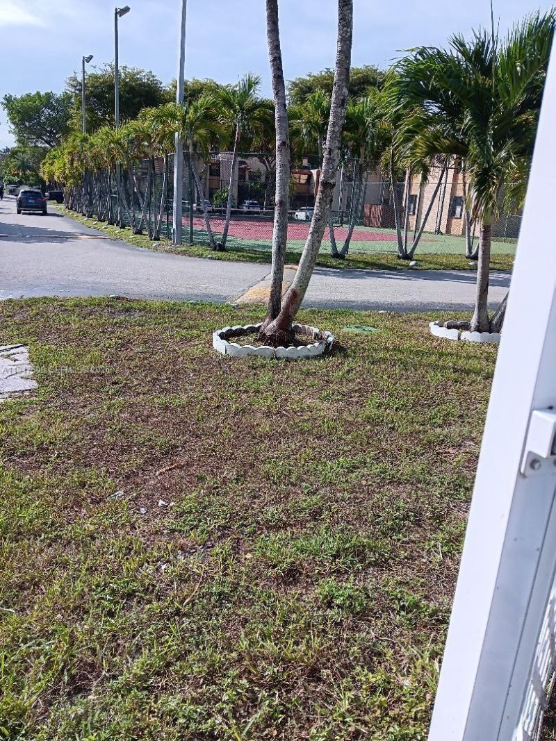 271 W Park Dr , Unit 1-7, Miami, FL 33172 Photo