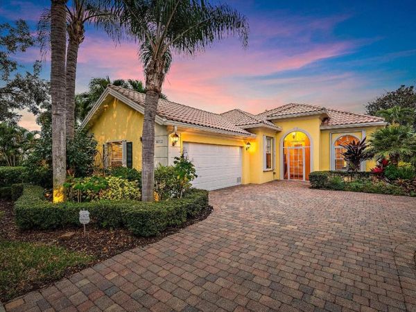 4702 Dovehill Drive, Palm Beach Gardens, FL 33418