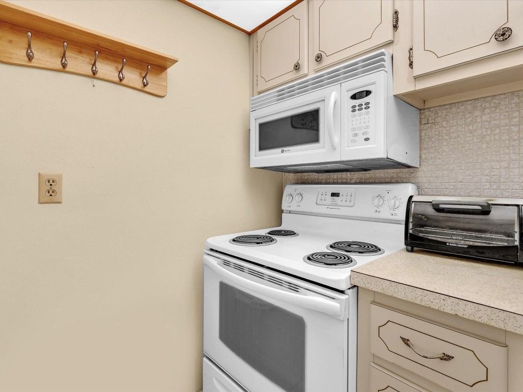 2124 NE 56th Court, Unit 209, Fort Lauderdale, FL 33308 Photo