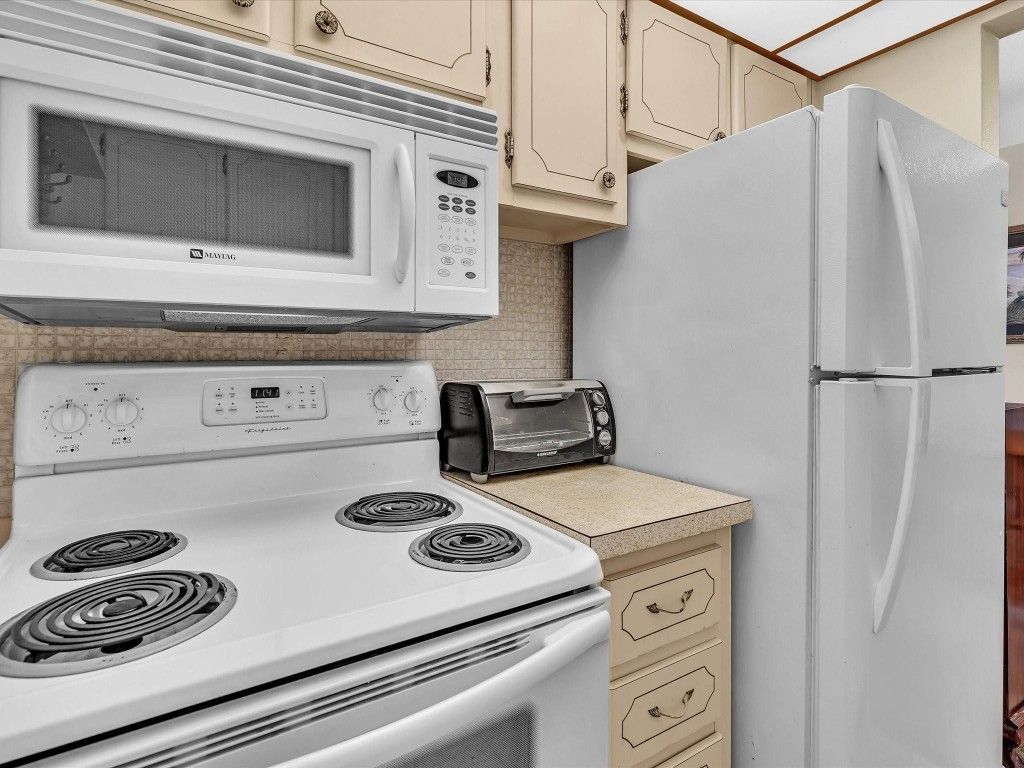 2124 NE 56th Court, Unit 209, Fort Lauderdale, FL 33308 Photo