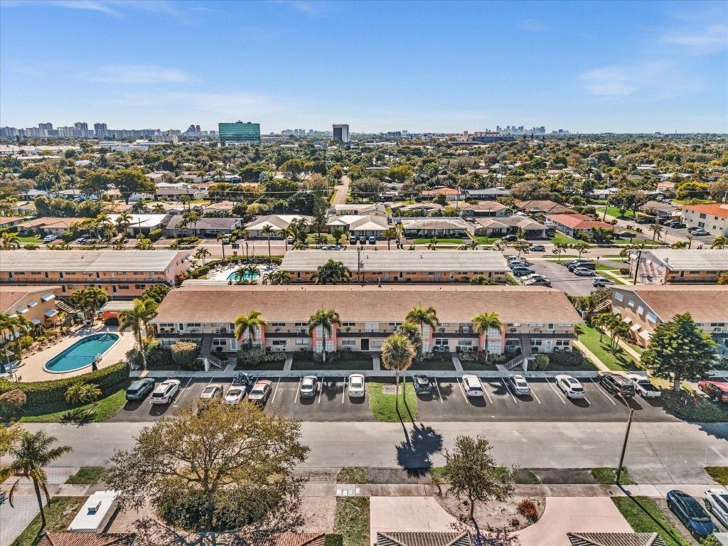 2124 NE 56th Court, Unit 209, Fort Lauderdale, FL 33308 Photo