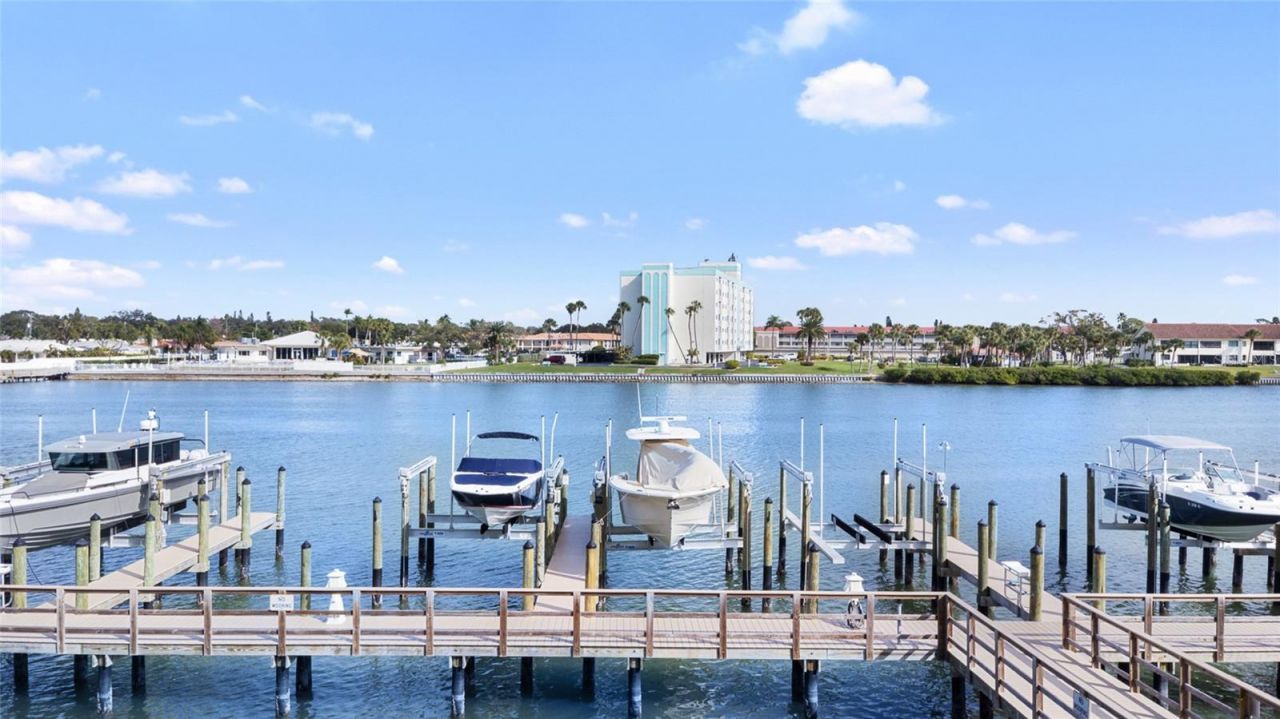 20001 Gulf Boulevard, Unit 405, Indian Shores, FL 33785 Photo