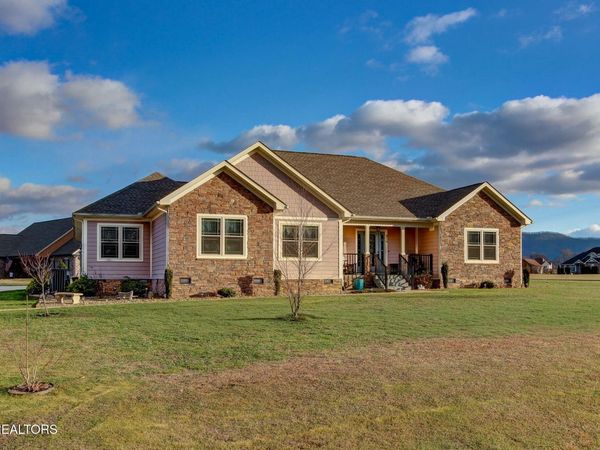 850 Majestic Mountains Blvd, Walland, TN 37886