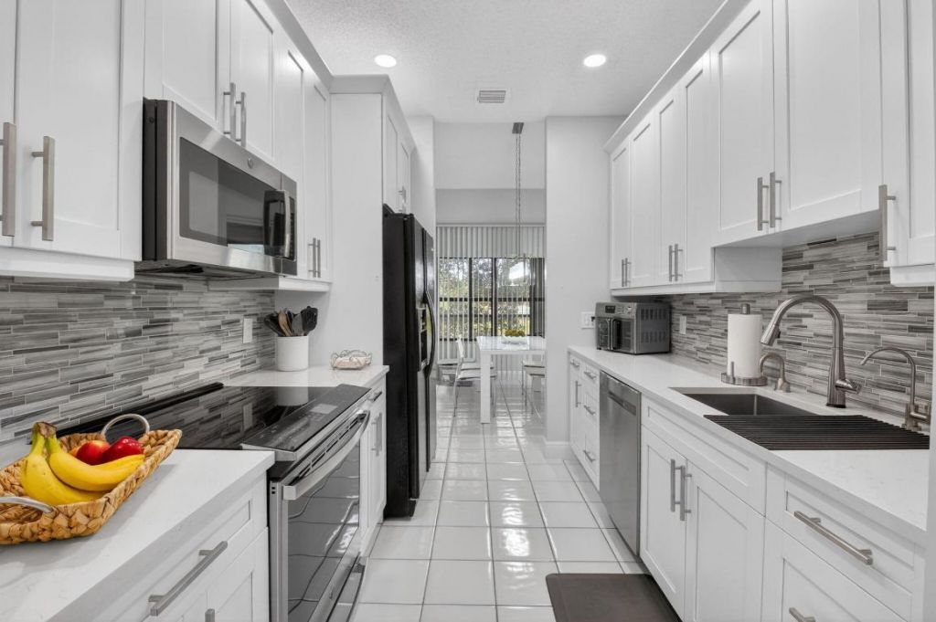 5374 Venetia Court, Unit E, Boynton Beach, FL 33437 Photo