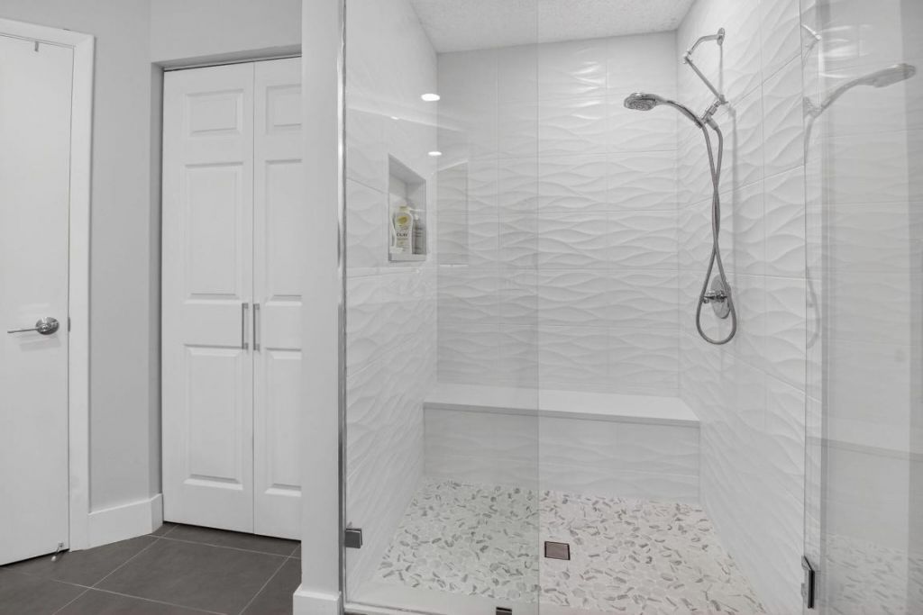 5374 Venetia Court, Unit E, Boynton Beach, FL 33437 Photo