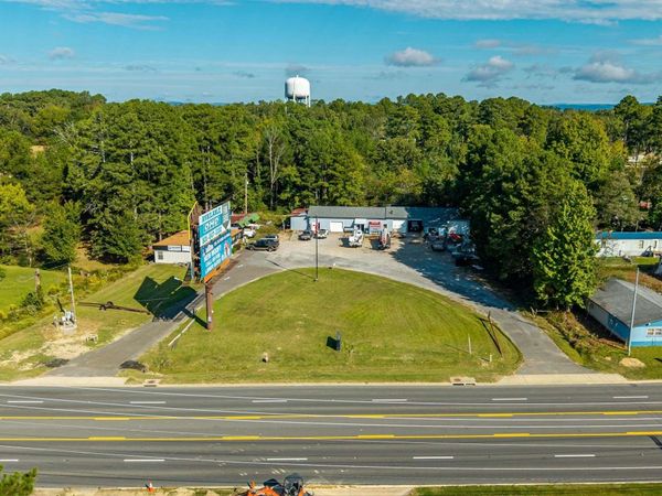 2208 AIRPORT Road, Hot Springs, AR 71913