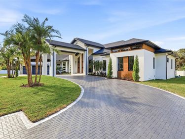 6802 E CREEK DRIVE, TAMPA, FL 33615