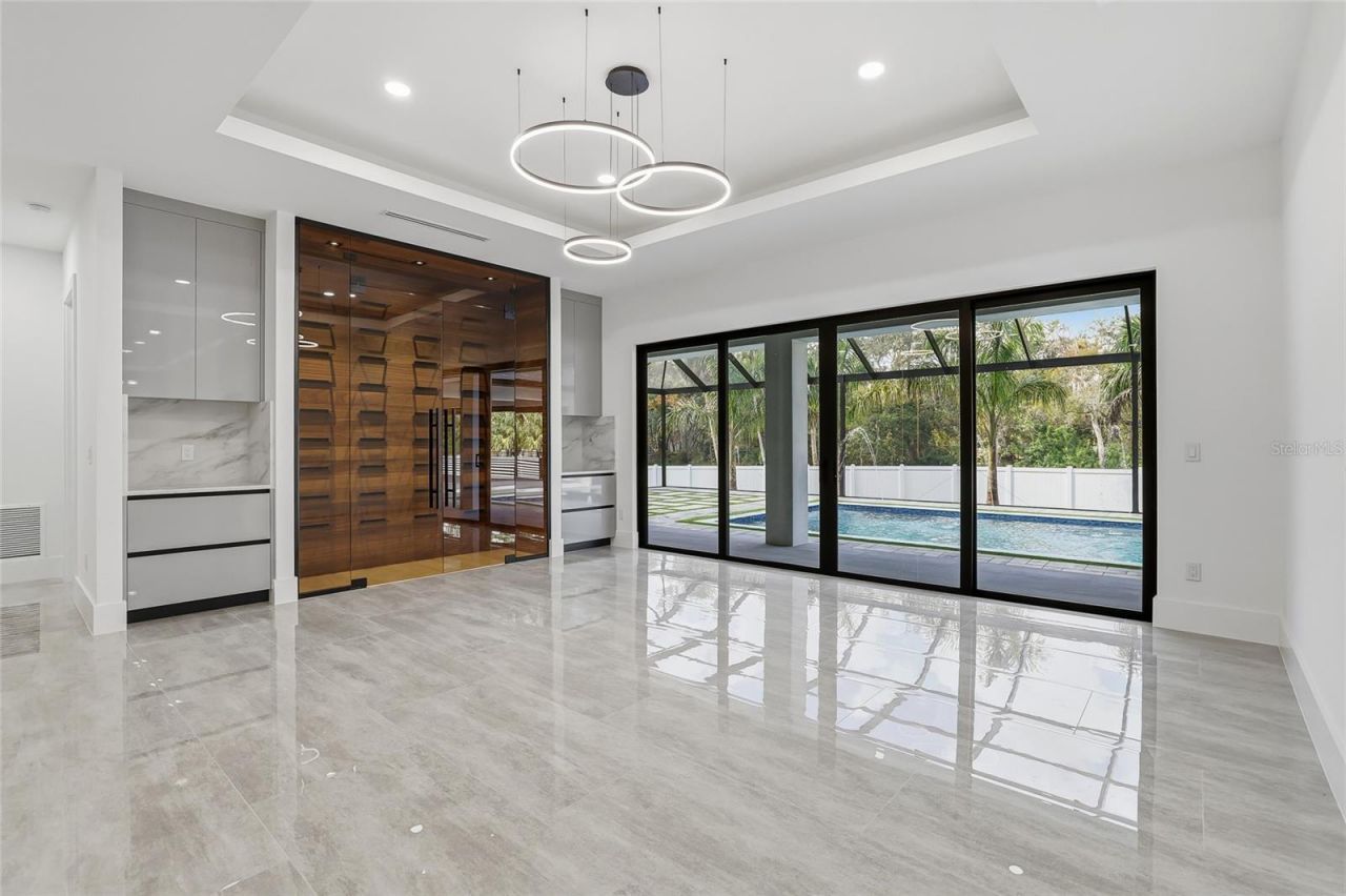 6802 E Creek Drive, Tampa, FL 33615 Photo