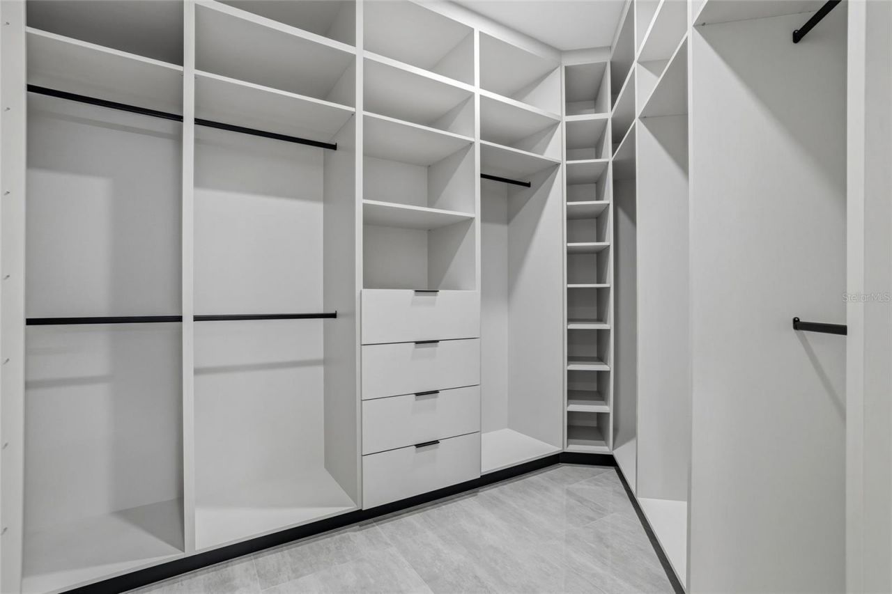 6802 E Creek Drive, Tampa, FL 33615 Photo