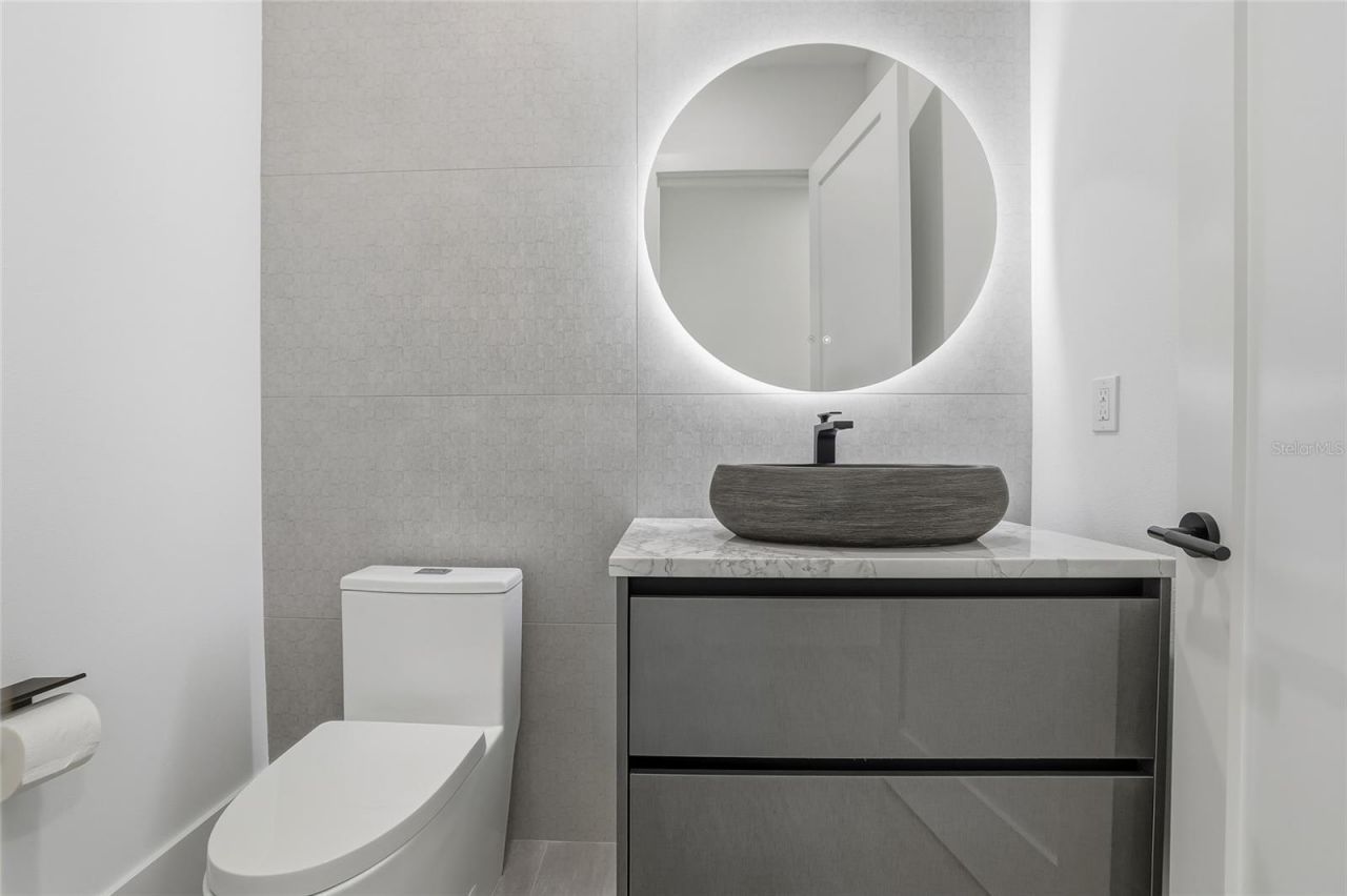 6802 E Creek Drive, Tampa, FL 33615 Photo