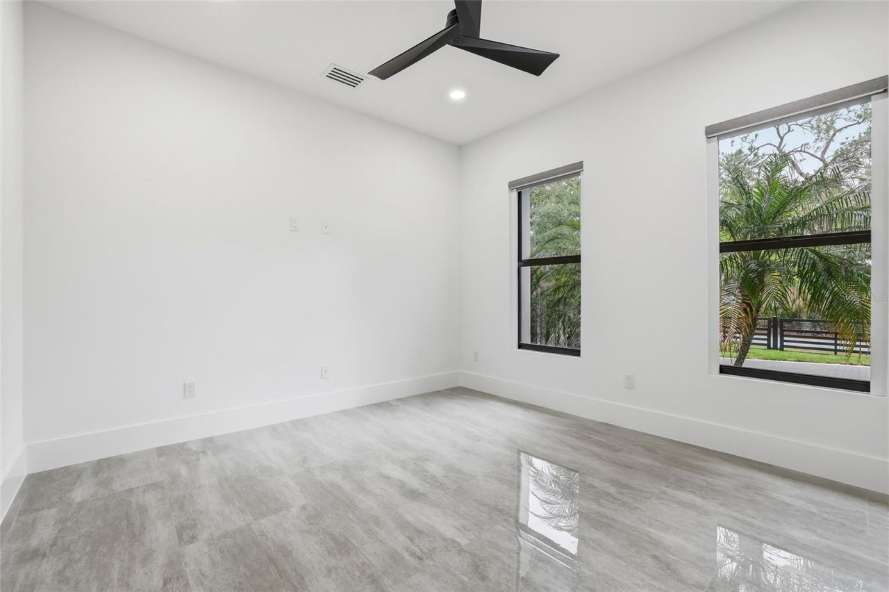 6802 E Creek Drive, Tampa, FL 33615 Photo