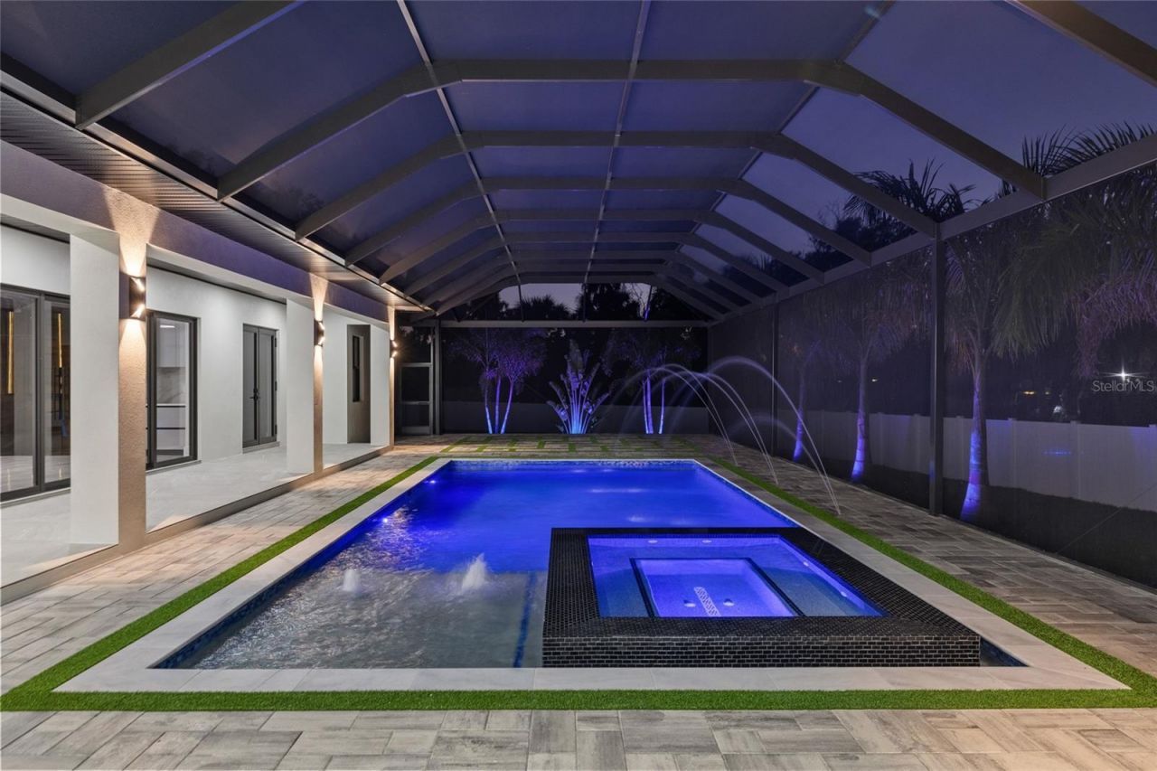 6802 E Creek Drive, Tampa, FL 33615 Photo