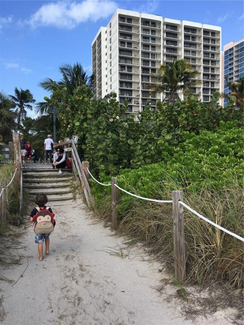 2625 Collins Ave, Unit 1407, Miami Beach, FL 33140 Photo