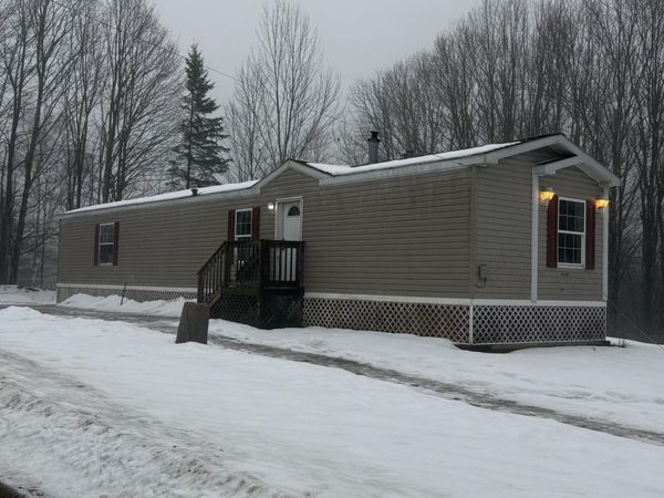 11 Castle Road, Harmony, ME 04942