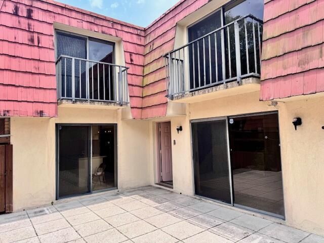 217 Live Oak Lane, Boynton Beach, FL 33436 Photo