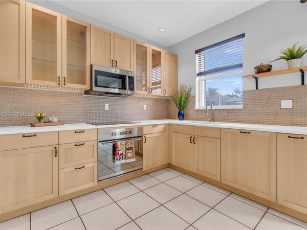 5400 NW 107th Ave, Unit 401, Doral, FL 33178