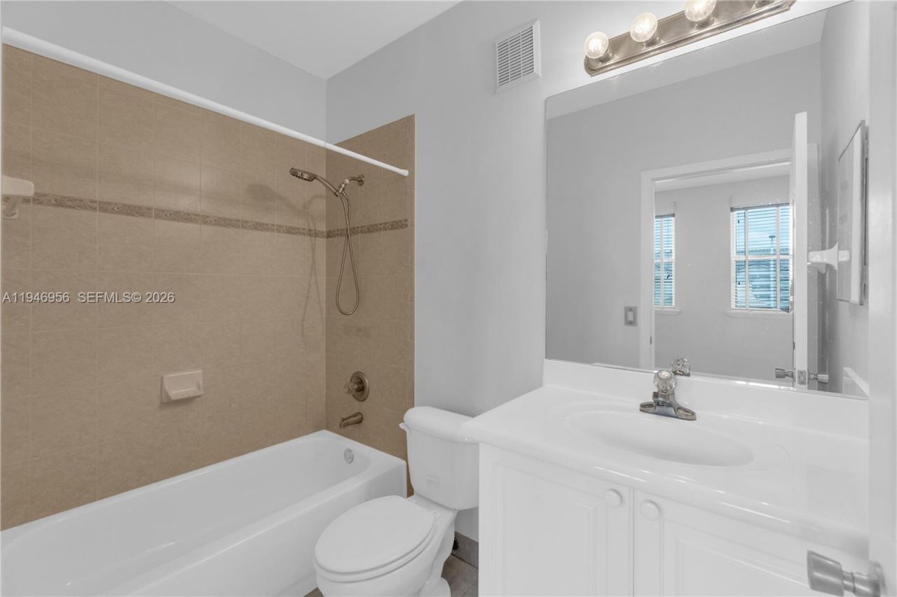 5400 NW 107th Ave, Unit 401, Doral, FL 33178 Photo