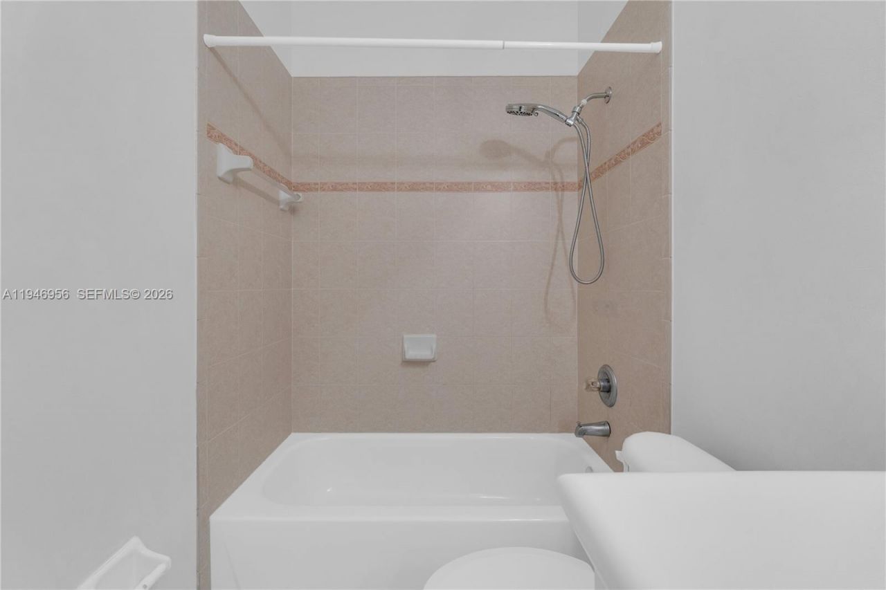 5400 NW 107th Ave, Unit 401, Doral, FL 33178 Photo