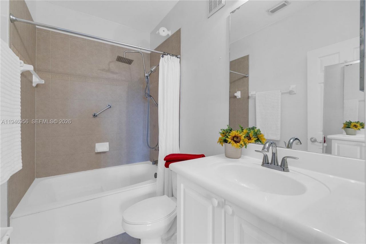 5400 NW 107th Ave, Unit 401, Doral, FL 33178 Photo