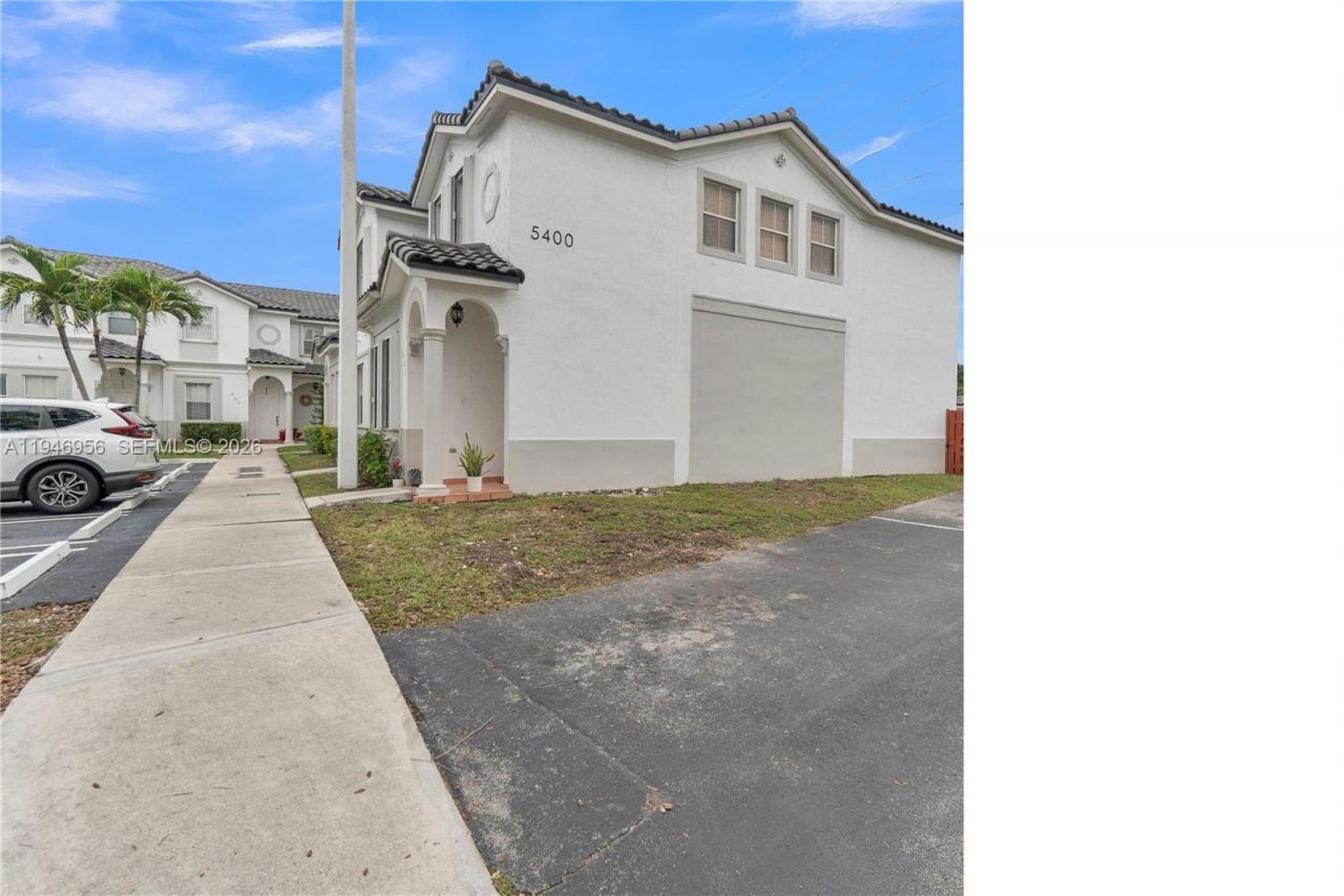 5400 NW 107th Ave, Unit 401, Doral, FL 33178 Photo