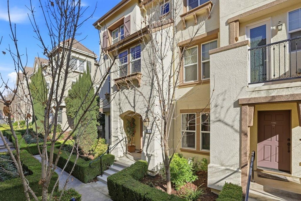 196 Heligan Ln, Unit 4, Livermore, CA 94551 Main Photo