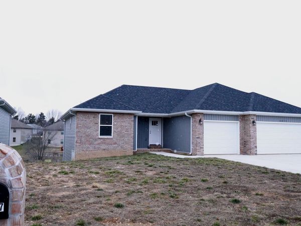 4377 N Toby Avenue, Springfield, MO 65803