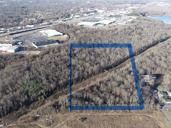 E 46 north little roc Street, North Little Rock, AR 72221