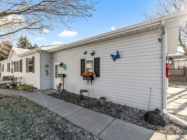 404 E Wood Lane, Belvidere, IL 61008