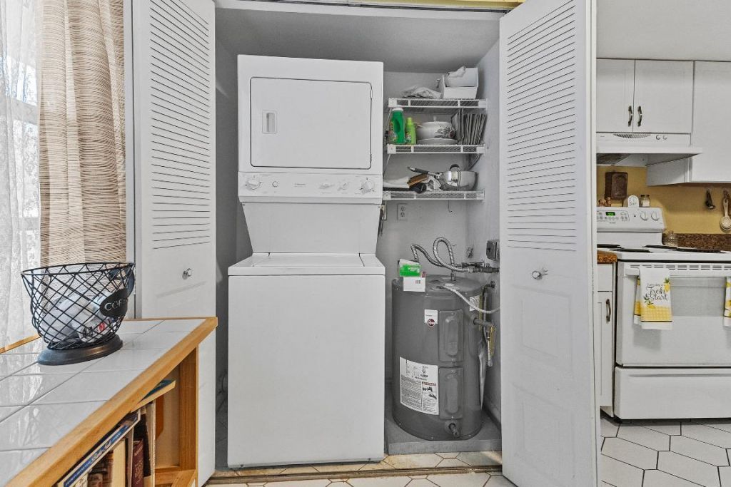 1470 NW 80th Avenue, Unit 204, Margate, FL 33063 Photo