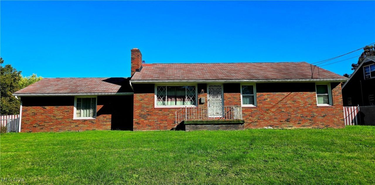 575 Woodside Avenue Youngstown, OH 44505