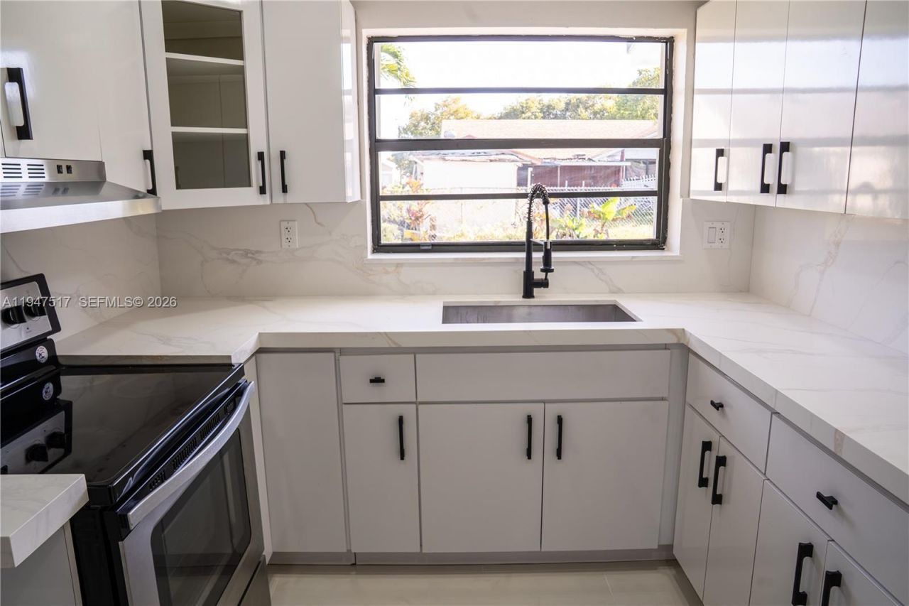 20025 NW 32nd Ct, Miami Gardens, FL 33056 Photo