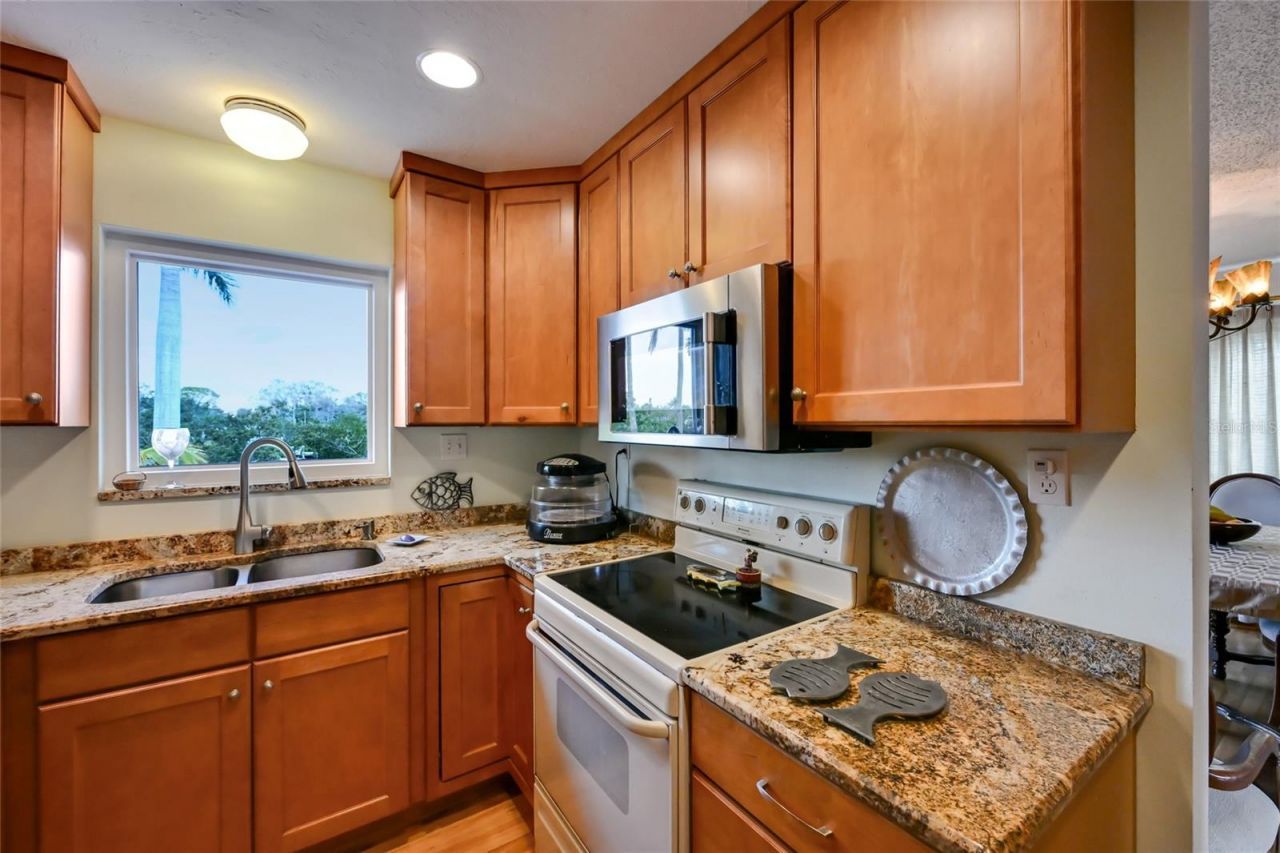 898 Bayshore Drive, Terra Ceia, FL 34250 Photo